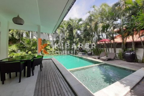 4 bedrooms Villa in Seminyak, Badung, Indonesia No. 12266 9