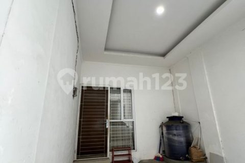 3 bedrooms House in Grogol Petamburan, Jakarta,  No. 9148 8