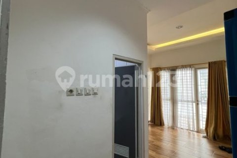 3 bedrooms House in Jakarta,  No. 9149 8
