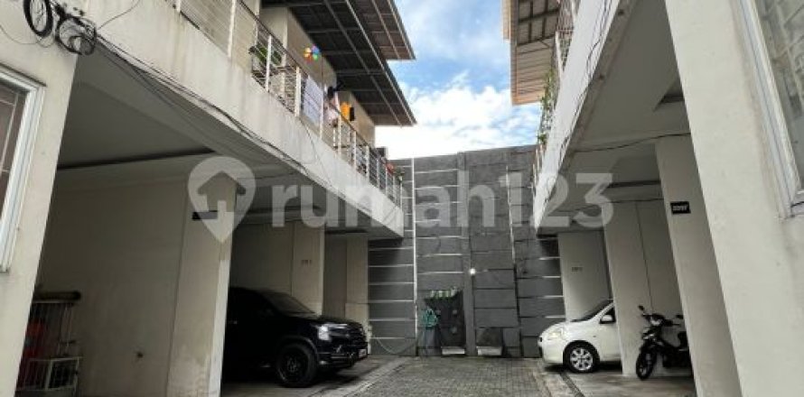 3 bedrooms House in Jakarta,  No. 9149