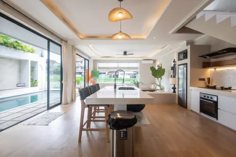 4 bedrooms Villa in Tibubeneng, Badung, Indonesia No. 11737 10