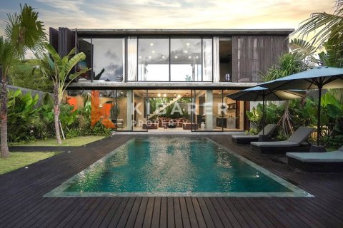 4 bedrooms Villa in Denpasar, Indonesia No. 11908