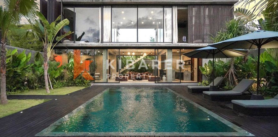 4 bedrooms Villa in Denpasar, Indonesia No. 11908