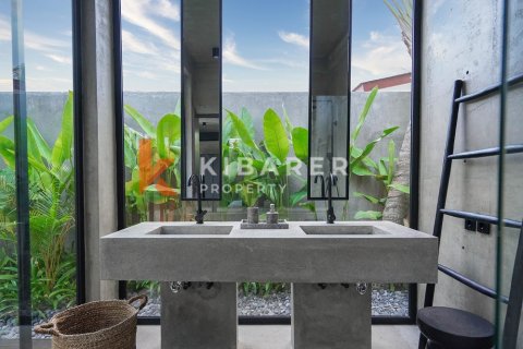 4 bedrooms Villa in Denpasar, Indonesia No. 11908 14