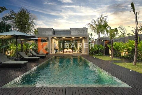 4 bedrooms Villa in Denpasar, Indonesia No. 11908 2