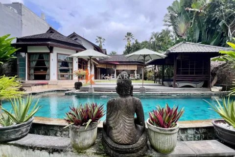 3 bedrooms Villa in Tibubeneng, Badung, Indonesia No. 11907