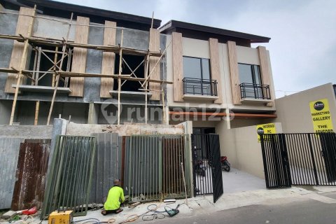 3 bedrooms House in Jakarta, Indonesia No. 13468 2