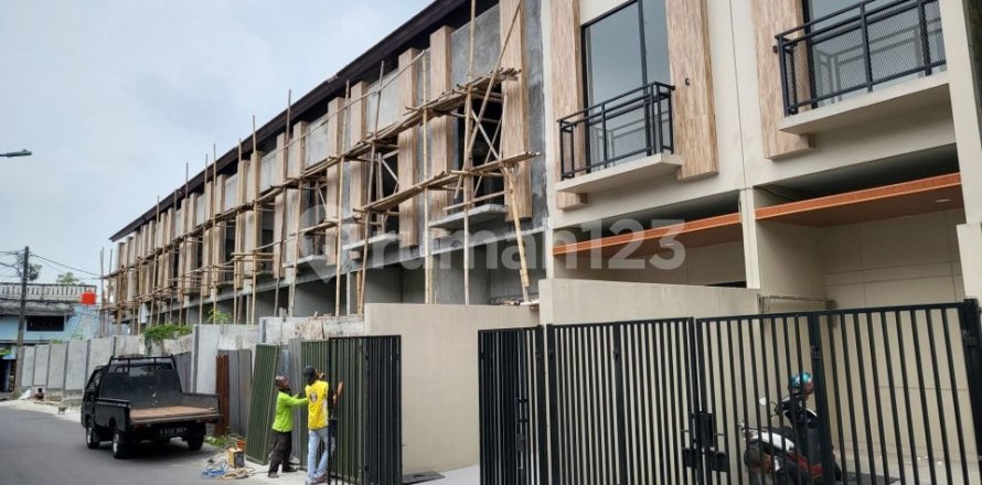 3 bedrooms House in Jakarta, Indonesia No. 13468