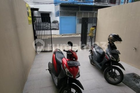 3 bedrooms House in Jakarta, Indonesia No. 13468 5