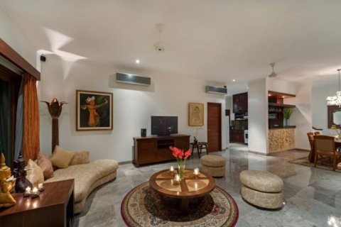 3 bedrooms Villa in Seminyak, Badung, Indonesia No. 11382 2