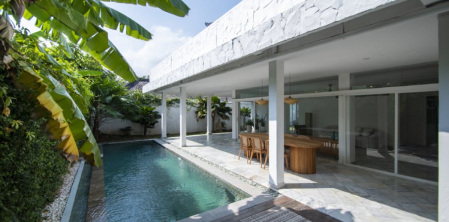 4 bedrooms Villa in Seminyak, Badung, Indonesia No. 11259