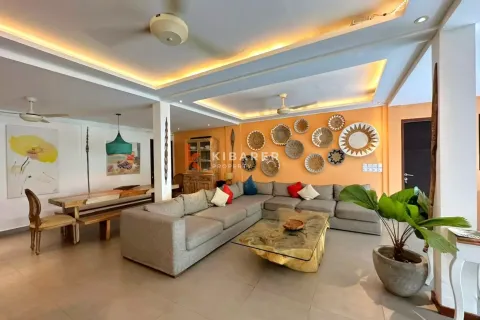 3 bedrooms Villa in Seminyak, Badung, Indonesia No. 11855 4