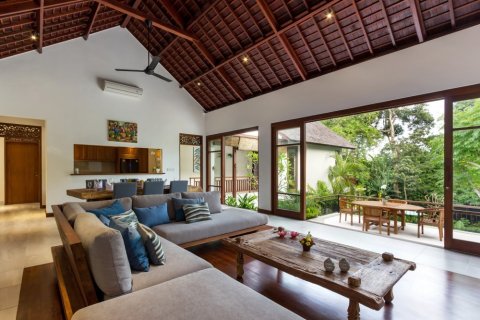 4 bedrooms Villa in Tumbak Bayuh, Mengwi, Badung, Indonesia No. 11857 5