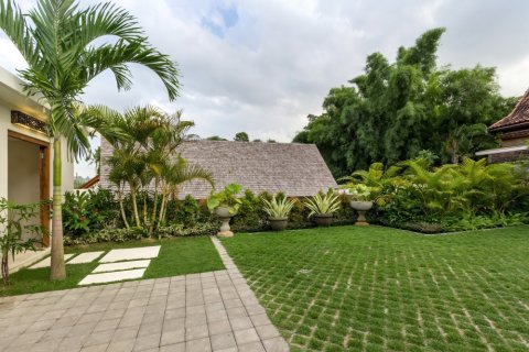 4 bedrooms Villa in Tumbak Bayuh, Mengwi, Badung, Indonesia No. 11857 13