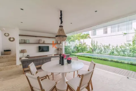 3 bedrooms Villa in Tibubeneng, Badung, Indonesia No. 12526 4