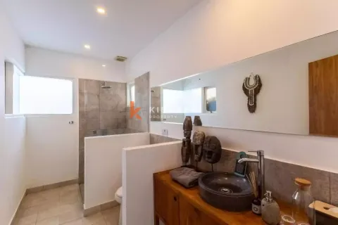 3 bedrooms Villa in Tibubeneng, Badung, Indonesia No. 12520 24