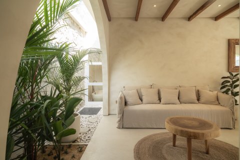 110m2 Villa in Badung, Indonesia No. 9709 4