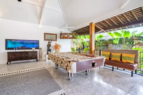 5 bedrooms Villa in Canggu, Badung, Indonesia No. 12373 17
