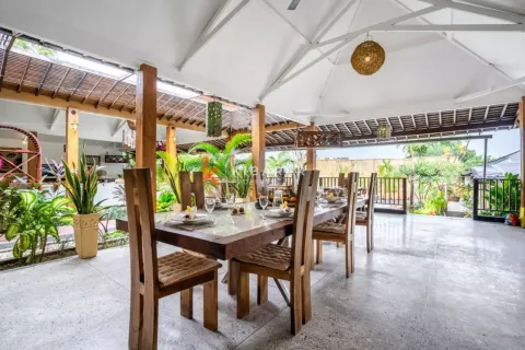 5 bedrooms Villa in Canggu, Badung, Indonesia No. 12373 10