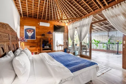 5 bedrooms Villa in Canggu, Badung, Indonesia No. 12373 24