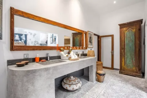 5 bedrooms Villa in Canggu, Badung, Indonesia No. 12373 22