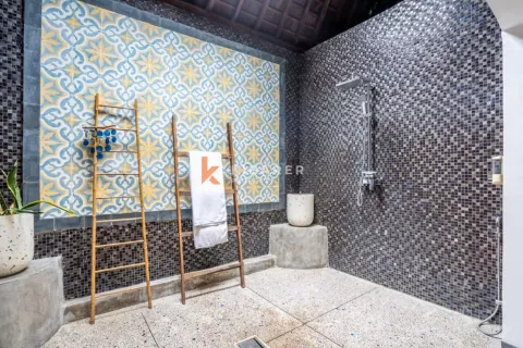 5 bedrooms Villa in Canggu, Badung, Indonesia No. 12373 21