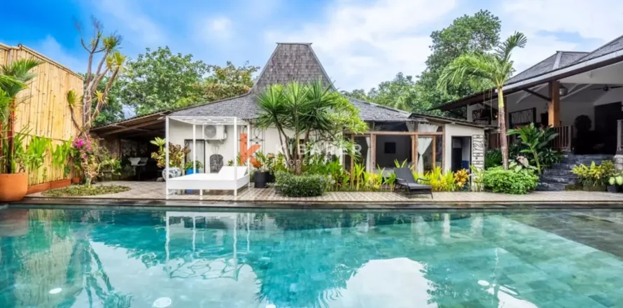 5 bedrooms Villa in Canggu, Badung, Indonesia No. 12373