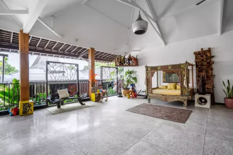 5 bedrooms Villa in Canggu, Badung, Indonesia No. 12373 14