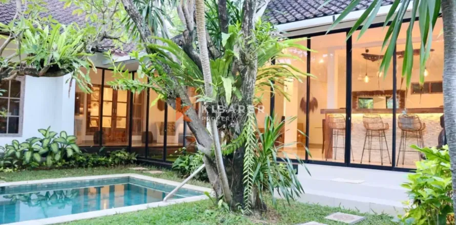 2 bedrooms Villa in Kerobokan, Badung, Indonesia No. 12369
