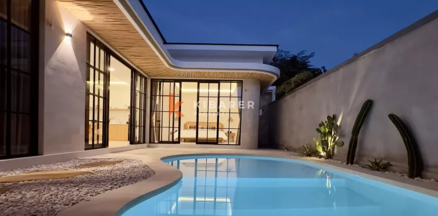 2 bedrooms Villa in Kerobokan, Badung, Indonesia No. 12371