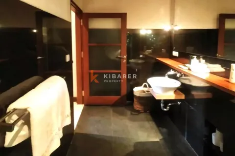 4 bedrooms Villa in Badung, Indonesia No. 12705 8