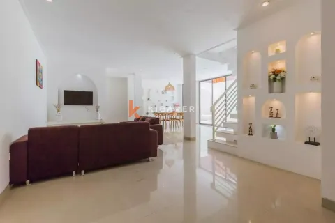 3 bedrooms Villa in Kerobokan, Badung, Indonesia No. 12700 8