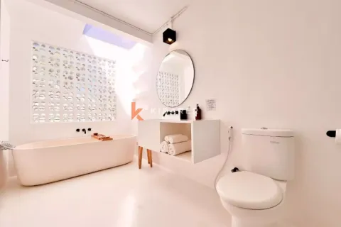 6 bedrooms Villa in Kuta, Badung, Indonesia No. 12701 24