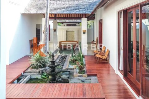4 bedrooms Villa in Pecatu, Badung, Indonesia No. 12980 5