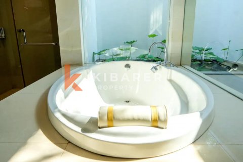 4 bedrooms Villa in Pecatu, Badung, Indonesia No. 12980 16