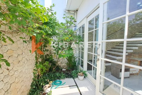 3 bedrooms Villa in Canggu, Badung, Indonesia No. 12983