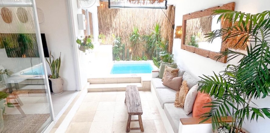 Studio Villa in Badung, Indonesia No. 9682