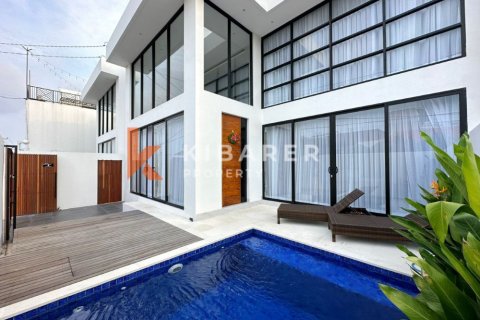 3 bedrooms Villa in Kerobokan, Badung, Indonesia No. 11768