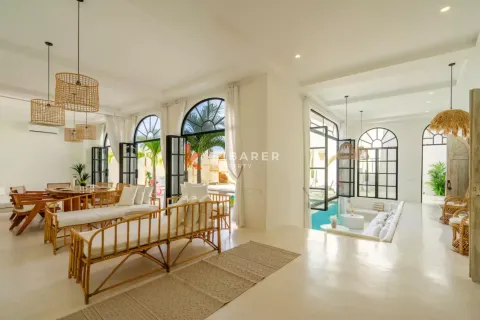 4 bedrooms Villa in Jimbaran, Badung, Indonesia No. 12721 8