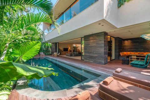4 bedrooms Villa in Canggu, Badung,  No. 9062 1