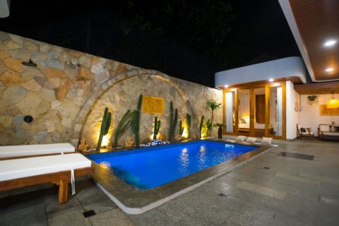 7 bedrooms Villa in Nusa Dua, Badung,  No. 8903 1