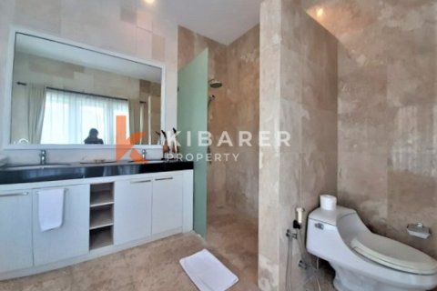 3 bedrooms Villa in Tibubeneng, Badung, Indonesia No. 13049 6