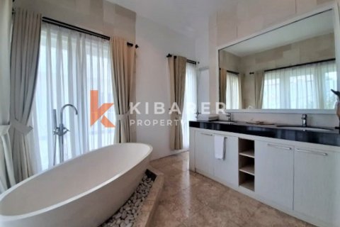 3 bedrooms Villa in Tibubeneng, Badung, Indonesia No. 13049 3