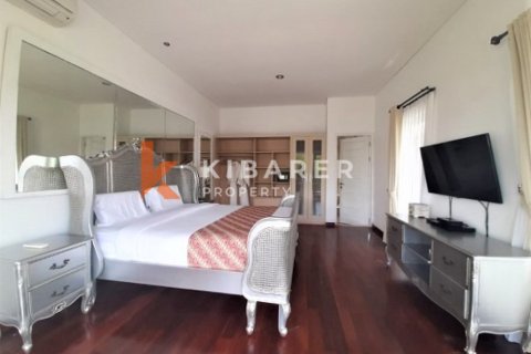3 bedrooms Villa in Tibubeneng, Badung, Indonesia No. 13049 2