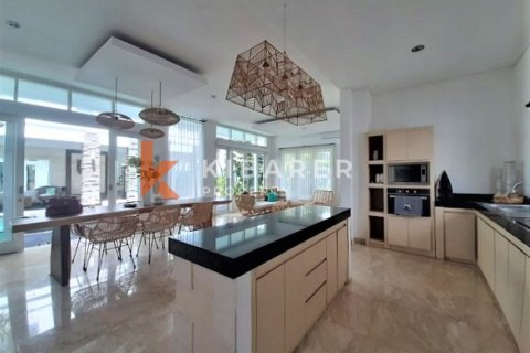 3 bedrooms Villa in Tibubeneng, Badung, Indonesia No. 13049 16