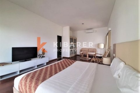 3 bedrooms Villa in Tibubeneng, Badung, Indonesia No. 13049 4