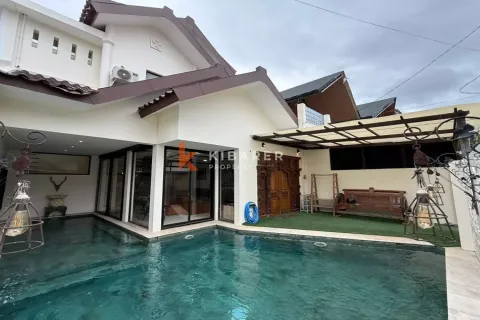 5 bedrooms Villa in Kerobokan, Badung, Indonesia No. 12567