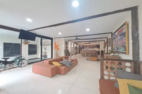 5 bedrooms Villa in Kerobokan, Badung, Indonesia No. 12567 6