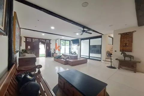 5 bedrooms Villa in Kerobokan, Badung, Indonesia No. 12567 10