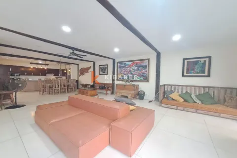 5 bedrooms Villa in Kerobokan, Badung, Indonesia No. 12567 7